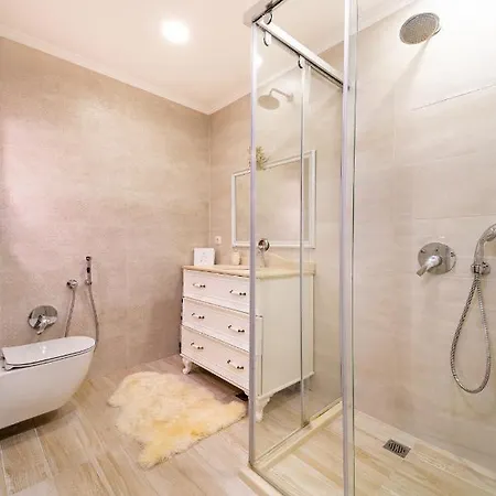 Julia Central Lägenhet *