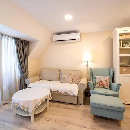 Julia Central 公寓 瓦爾納