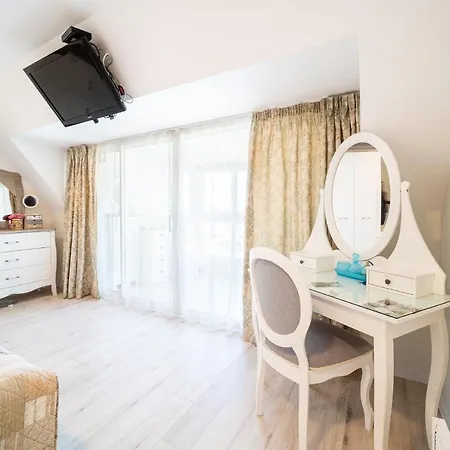 Julia Central Lägenhet