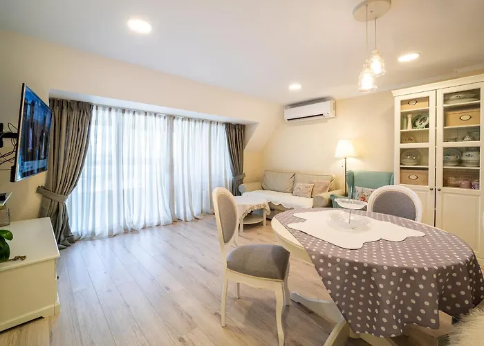 Julia Central Apartment