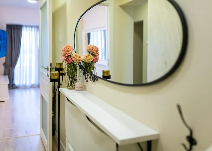 Julia Central Apartment