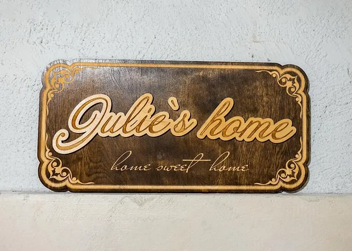 Julia Central Apartment *