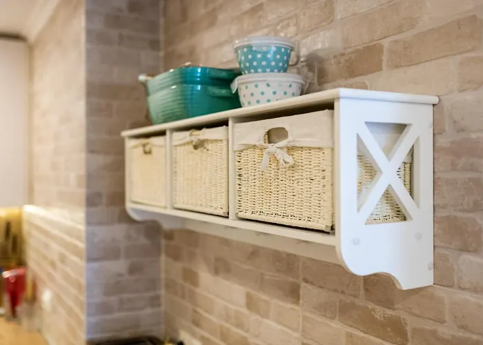 Julia Central 瓦爾納